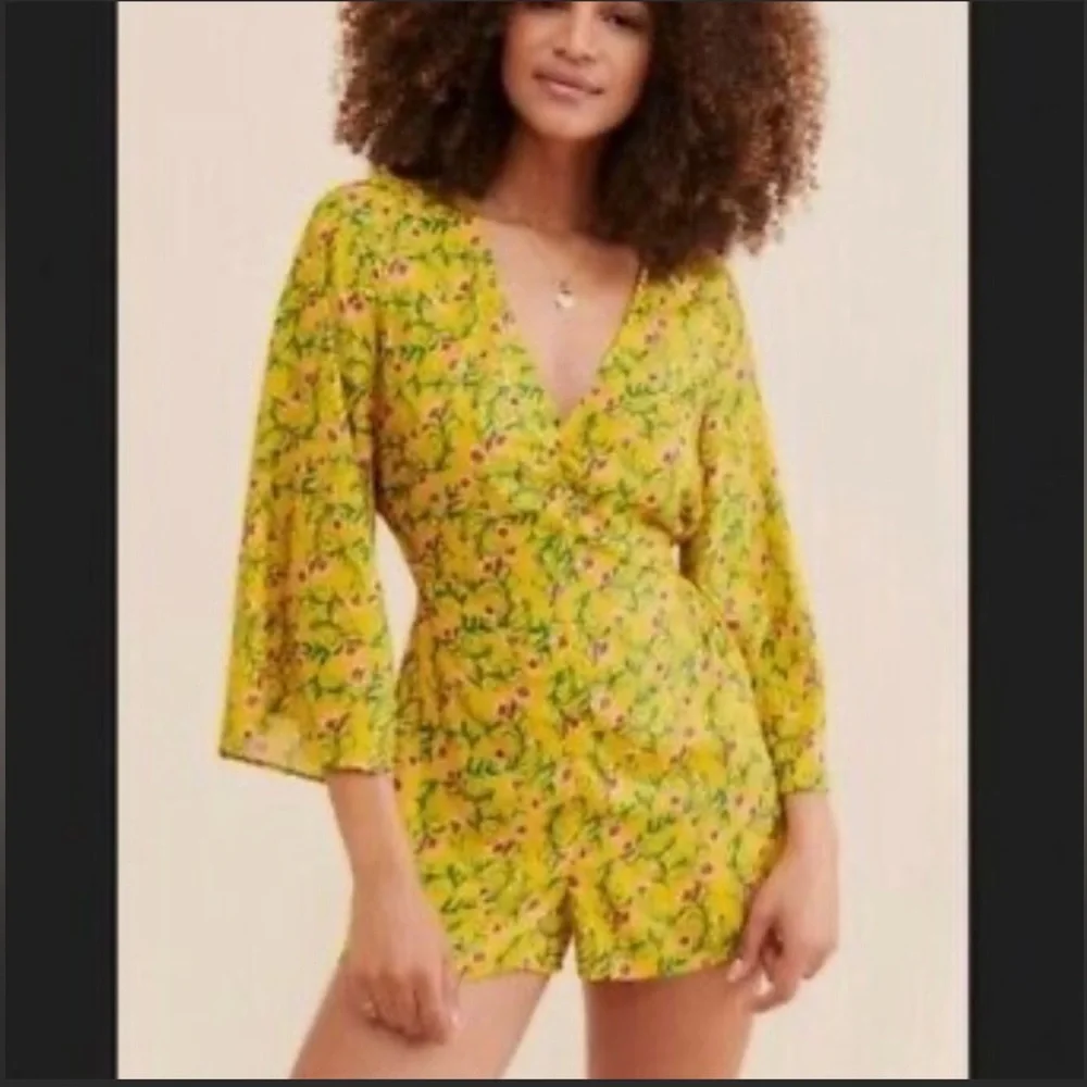 Anthropologie The Magnolia Floral Open Back Romper Size S - Picture 3 of 14